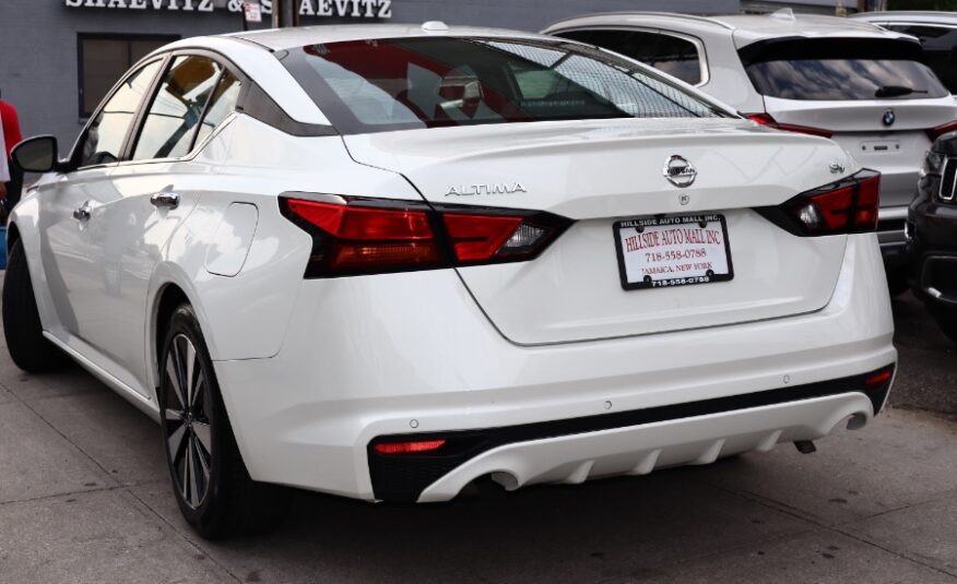 2022 Nissan Altima 2.5 SV Sedan